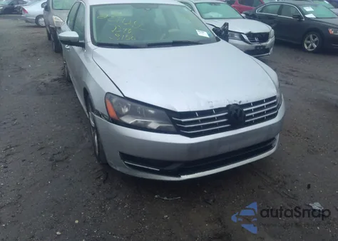 2015 Volkswagen Passat 1.8T Limited Edition из США, поврежденный, VIN 1VWAT7A39FC081498
